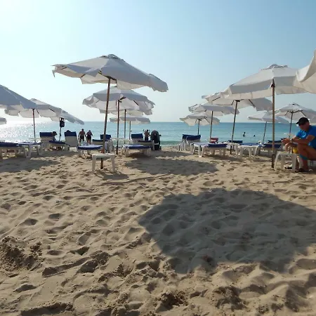 Dunav Apt.1 公寓 *